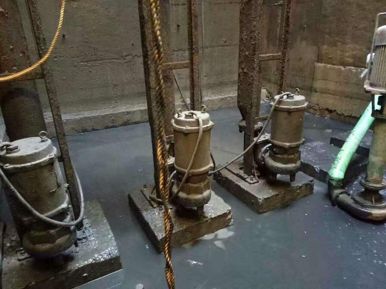 新罗污水池清理